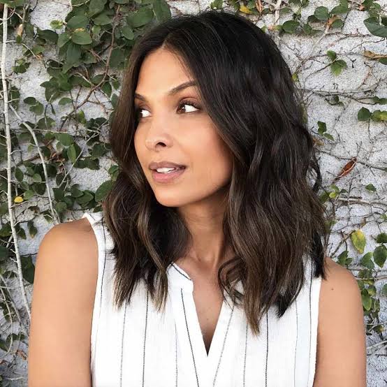 Collarbone Lob With Loose Waves — Simple Casual Hairstyles