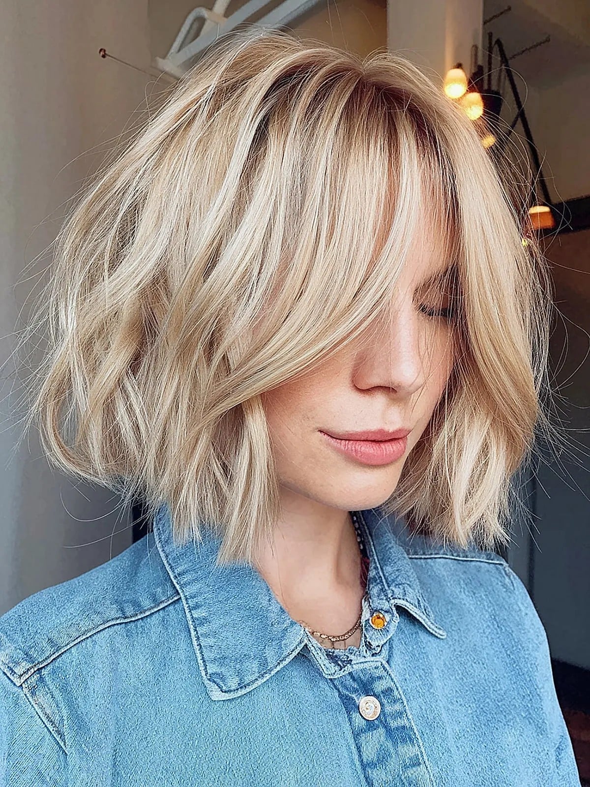 Platinum Choppy Bob With Side-Swept Bangs — Simple Choppy Layers