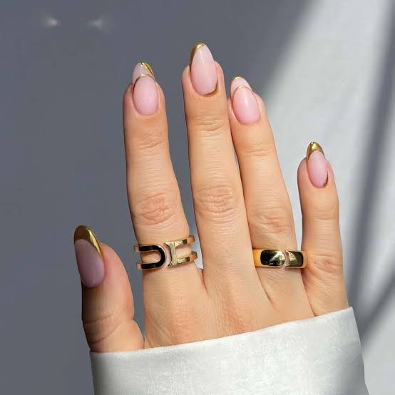 Sheer Pink Gold Chrome French Tip Almond Nails Sheer Pink Gold Chrome French Tip Almond Nails — Simple Chrome Nails