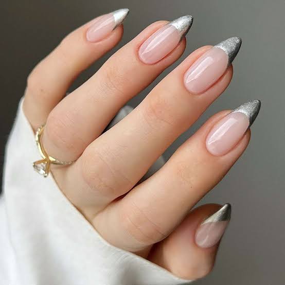 Sheer Nude Silver Chrome French Tip Almond Nails Sheer Nude Silver Chrome French Tip Almond Nails — Simple Chrome Nails