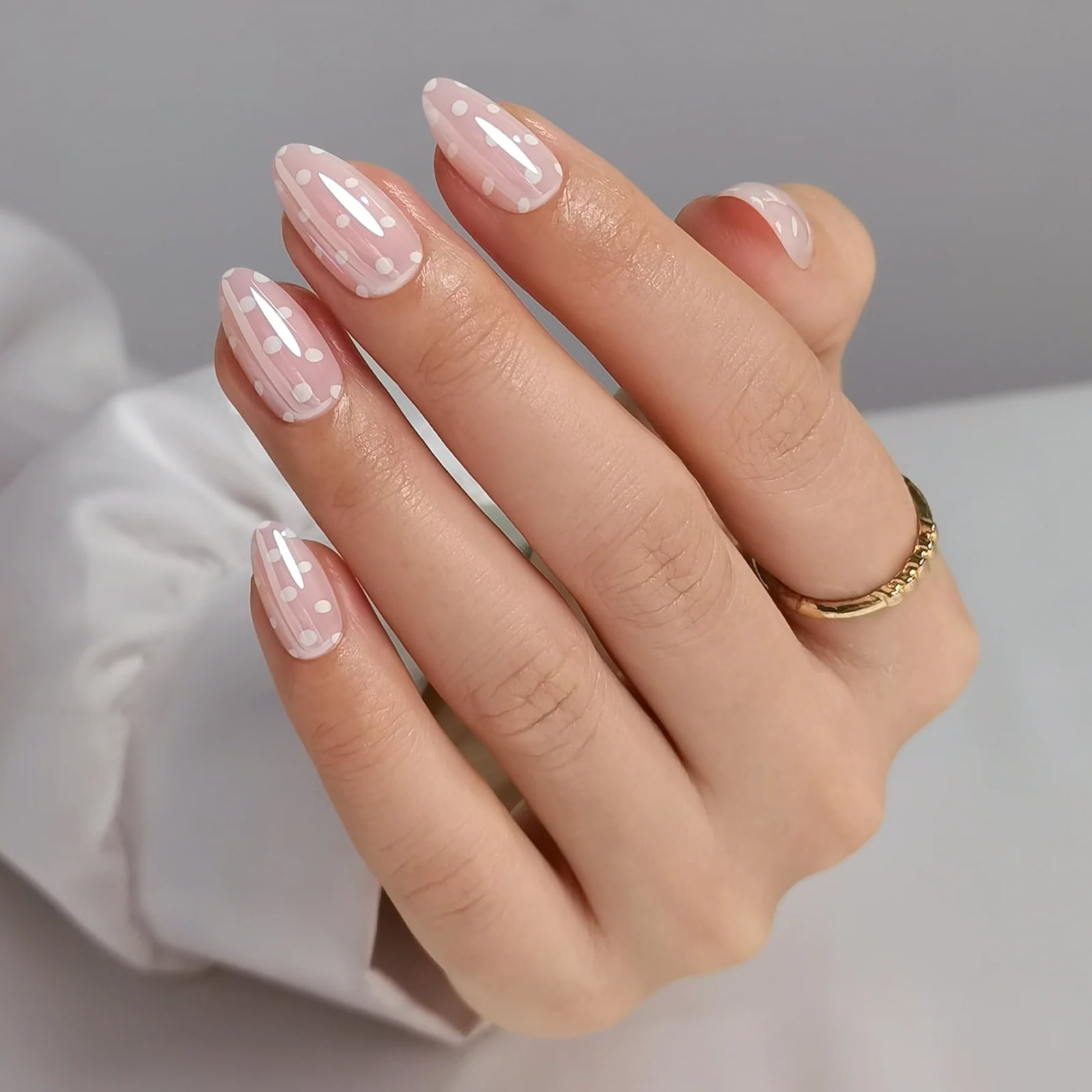 Pale Pink Chrome with White Polka Dot Almond Nails Pale Pink Chrome with White Polka Dot Almond Nails — Simple Chrome Nails