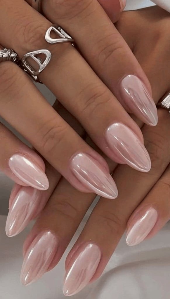 Pale Pink Pearlescent Chrome Medium Almond Nails Pale Pink Pearlescent Chrome Medium Almond Nails — Simple Chrome Nails