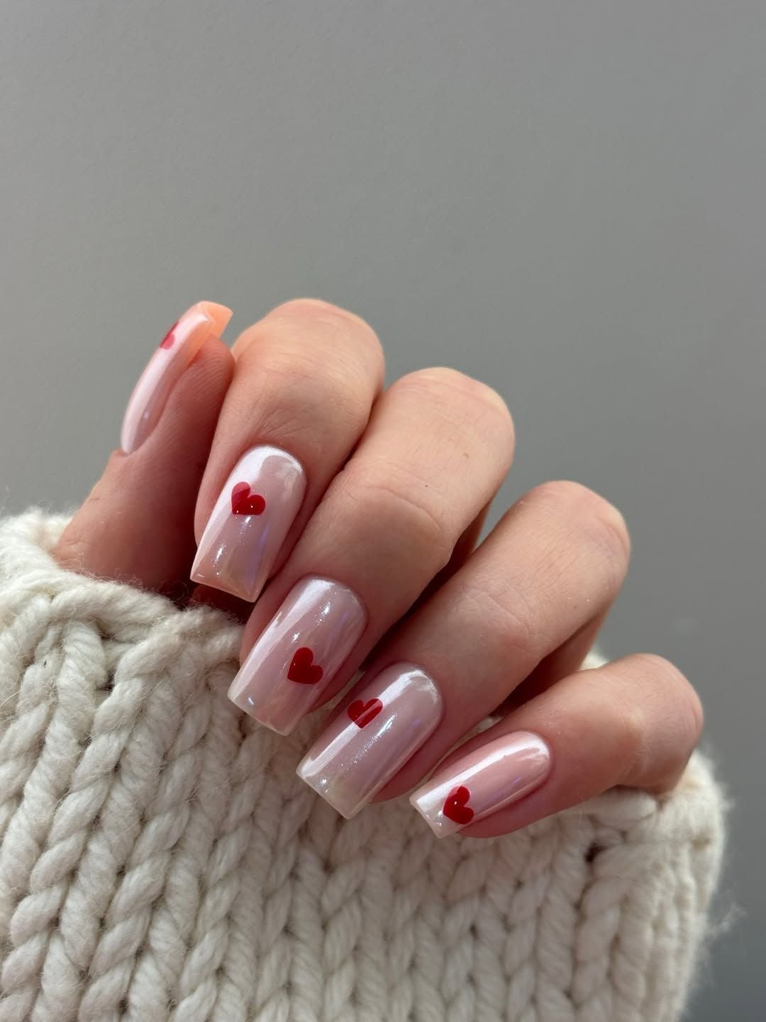 Soft Pink Pearlescent Chrome Medium Almond Nails, Full Coverage Soft Pink Pearlescent Chrome Medium Almond Nails, Full Coverage — Simple Chrome Nails