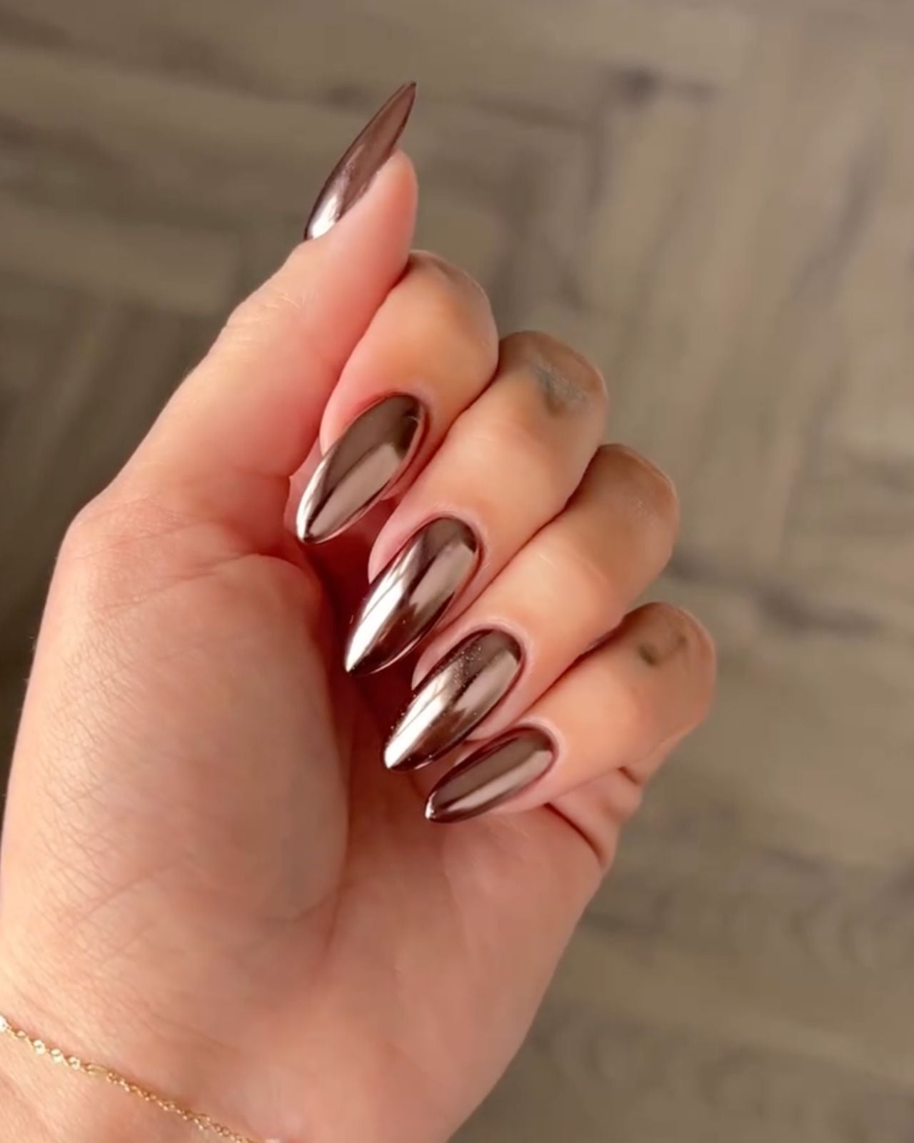 Bronze Mirror Chrome Long Stiletto Nails Bronze Mirror Chrome Long Stiletto Nails — Simple Chrome Nails