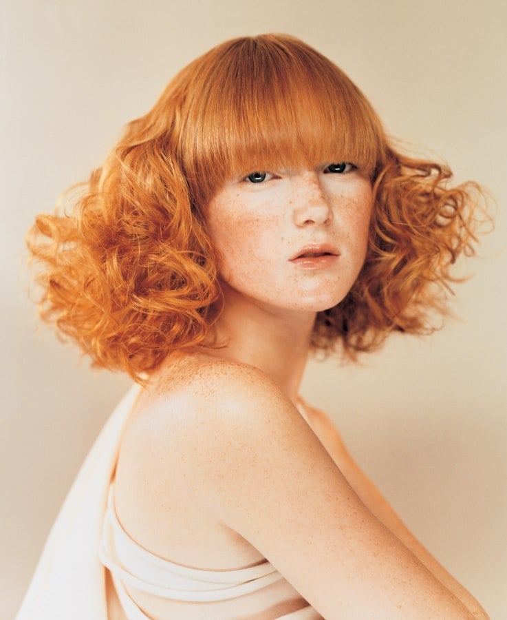 Chin Length Bob With Blunt Bangs, Wavy Texture And A Side Parting Chin Length Bob With Blunt Bangs, Wavy Texture And A Side Parting — Simple Cinnamon Hair