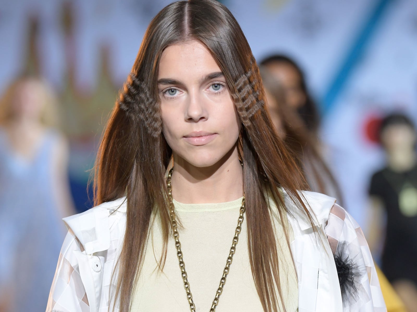 Thick Wavy Hair With Subtle Face Crimp — Simple Crimped Hairstyles
