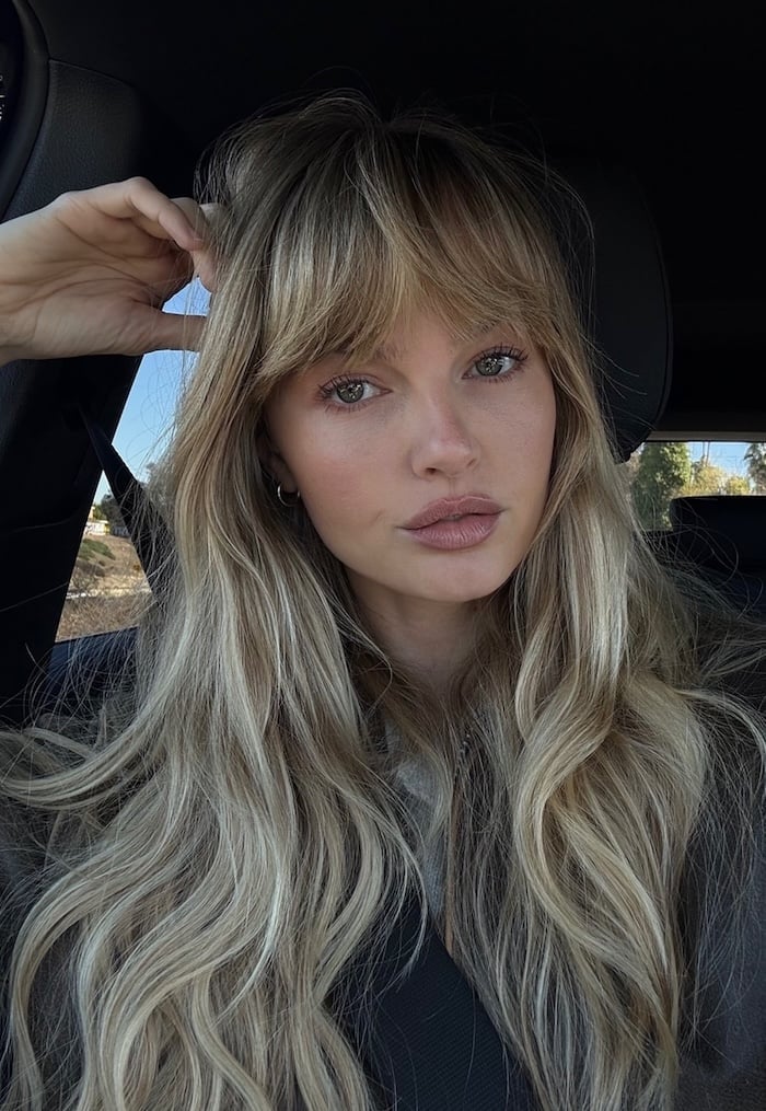 Soft Ash Blonde Waves With Curtain Bangs — Simple Curtain Bangs Long Hair