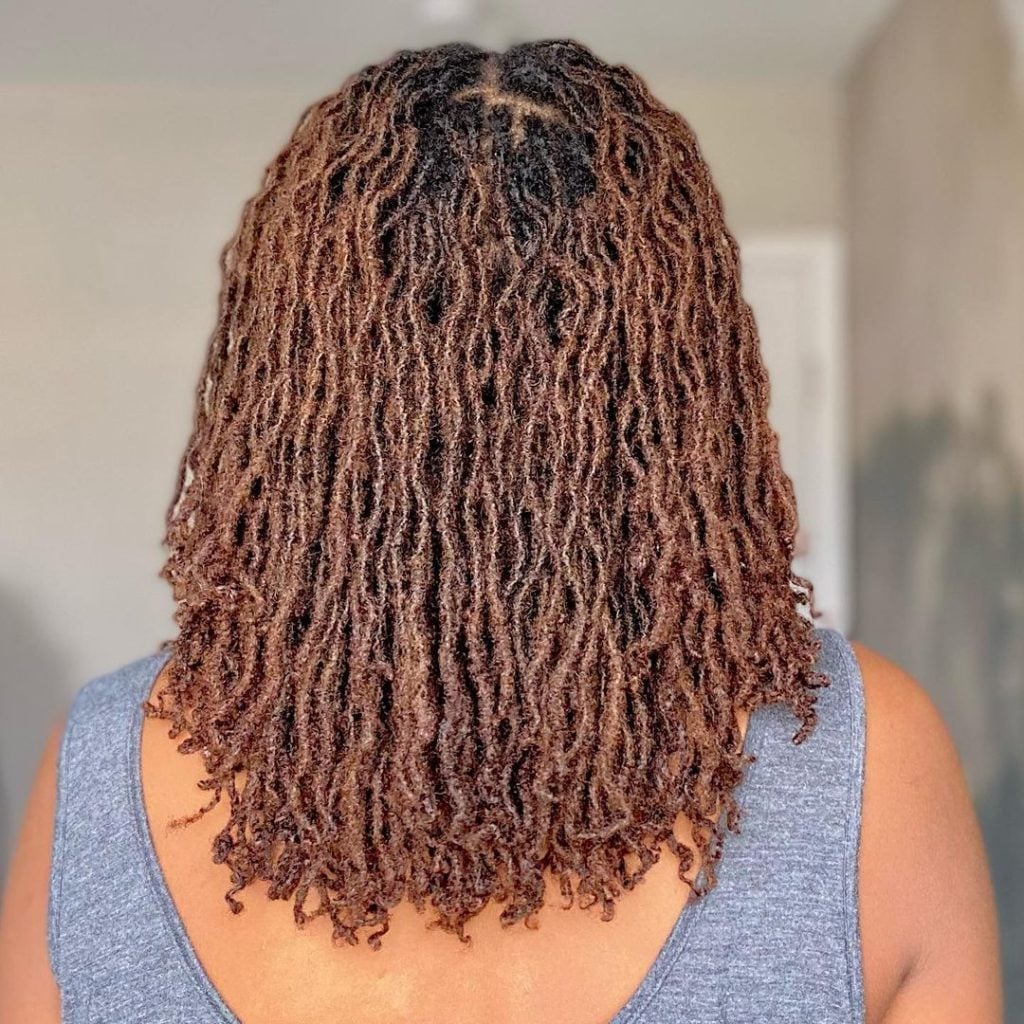 Shoulder Wavy Locs with Lighter Ends Shoulder Wavy Locs with Lighter Ends — Simple Down Locs