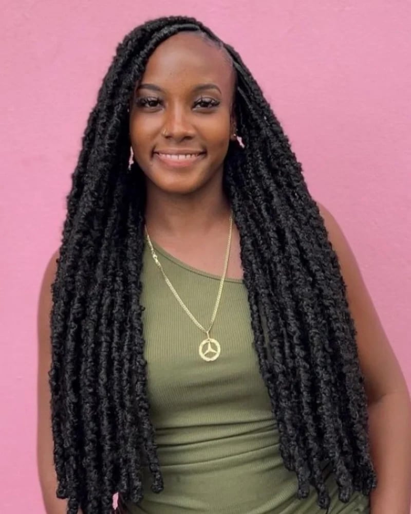 Chin Length Wavy Locs with Brown Tips, Close-Up Take Chin Length Wavy Locs with Brown Tips, Close-Up Take — Simple Down Locs