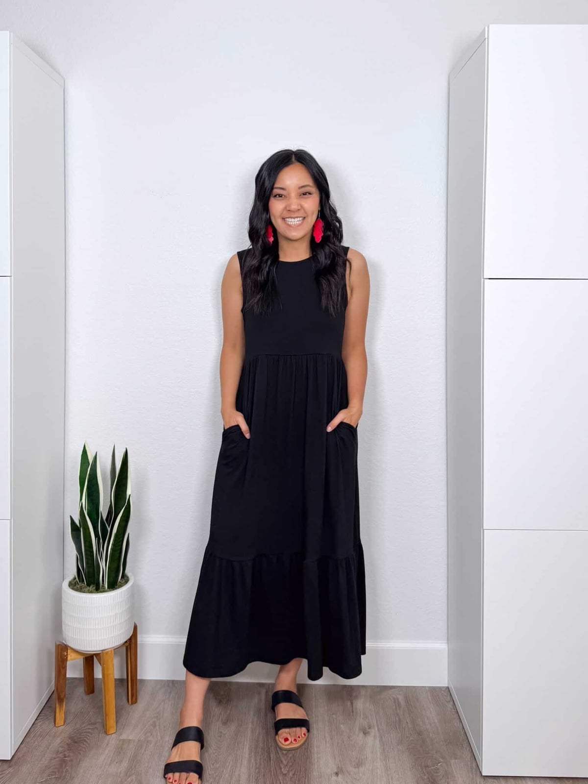 Black sleeveless tiered hem maxi dress — Simple Dresses for Moms