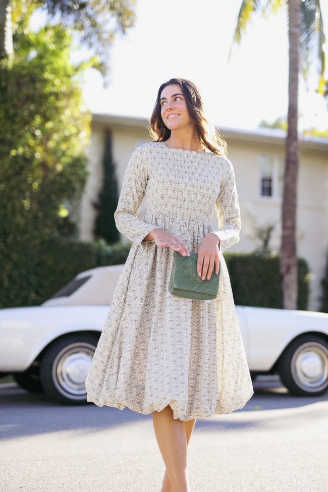 Cream blue floral print balloon hem midi dress — Simple Dresses for Moms
