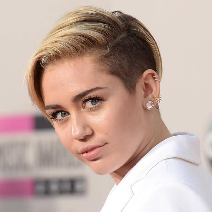 Messy Bun With Face-Framing Waves Messy Bun With Face-Framing Waves — Simple Edges Hairstyles