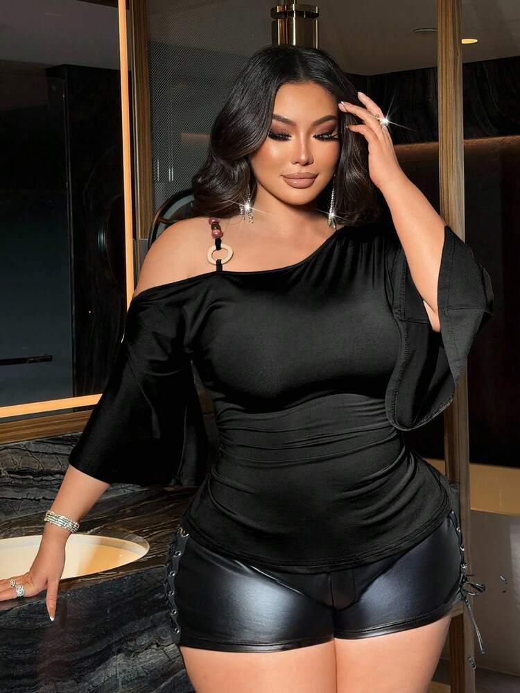 Faux Leather Trousers with Lace-Up Detail, Close-Up Take — Simple Going Out Outfits Night Club