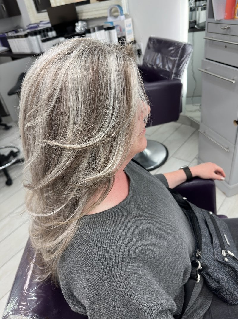 Collarbone Long Layers With Gray Blonde Blend, Wavy — Simple Gray Blending Hair