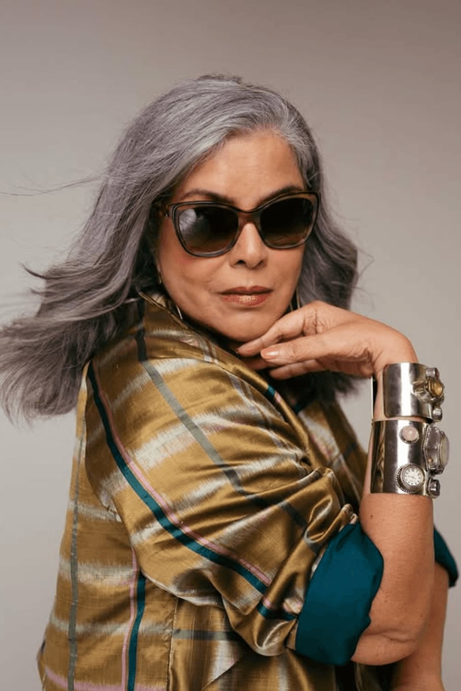 Mid-Back Layers With Darker Undertones — Simple Gray Blending Hair