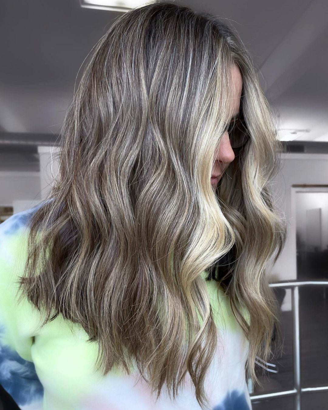 Mid-Back Layers With Ash Blonde Blend, Loose Waves — Simple Gray Blending Hair