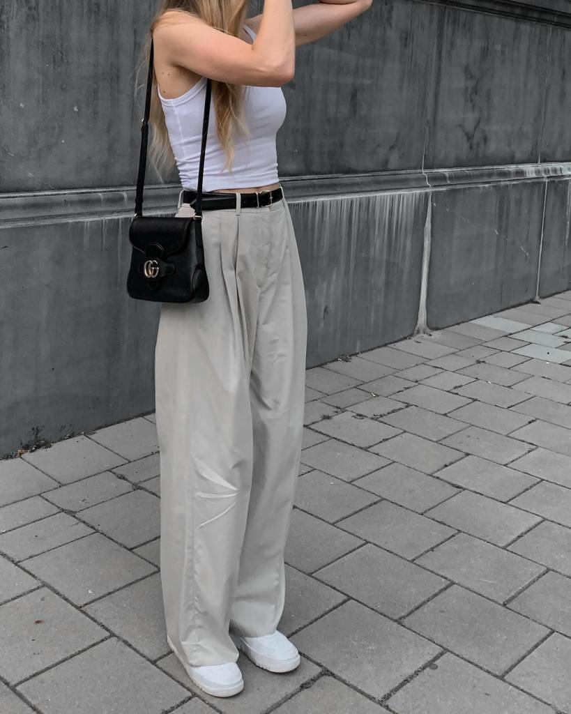 Gray Trousers With Black Turtleneck And Belt — Simple Gray Pants Outfits