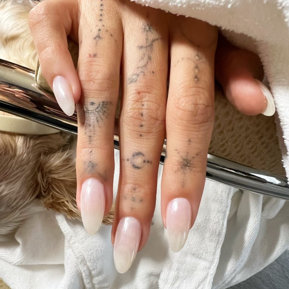 Pink To Milky White Pearlescent Medium Almond Pink To Milky White Pearlescent Medium Almond — Simple Hailey Bieber Nails