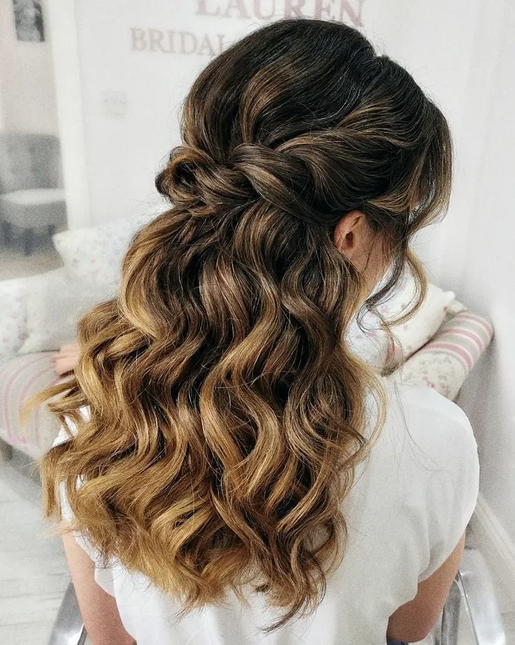 Braided Knot Half Up With Caramel Highlights Braided Knot Half Up With Caramel Highlights — Simple Hair Down Hairstyles