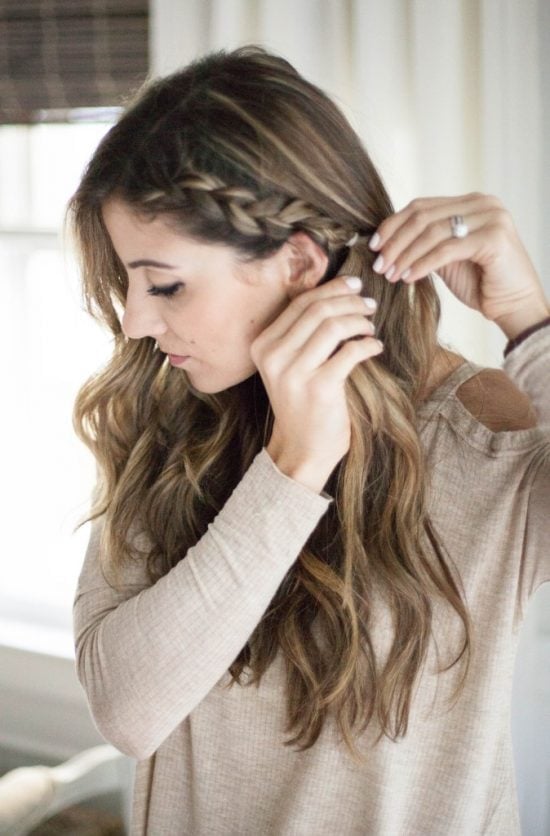 Collarbone Waves With Small Side Braid Collarbone Waves With Small Side Braid — Simple Hair Down Hairstyles