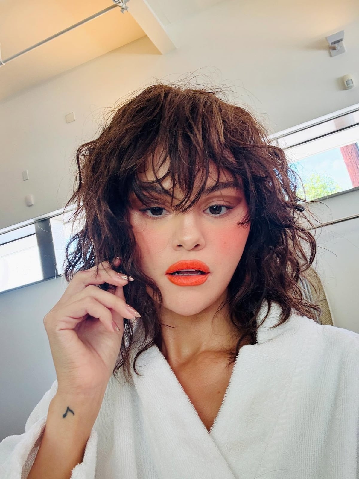 Textured Dark Brown Shag With Curtain Bangs — Simple Hair for Round Face
