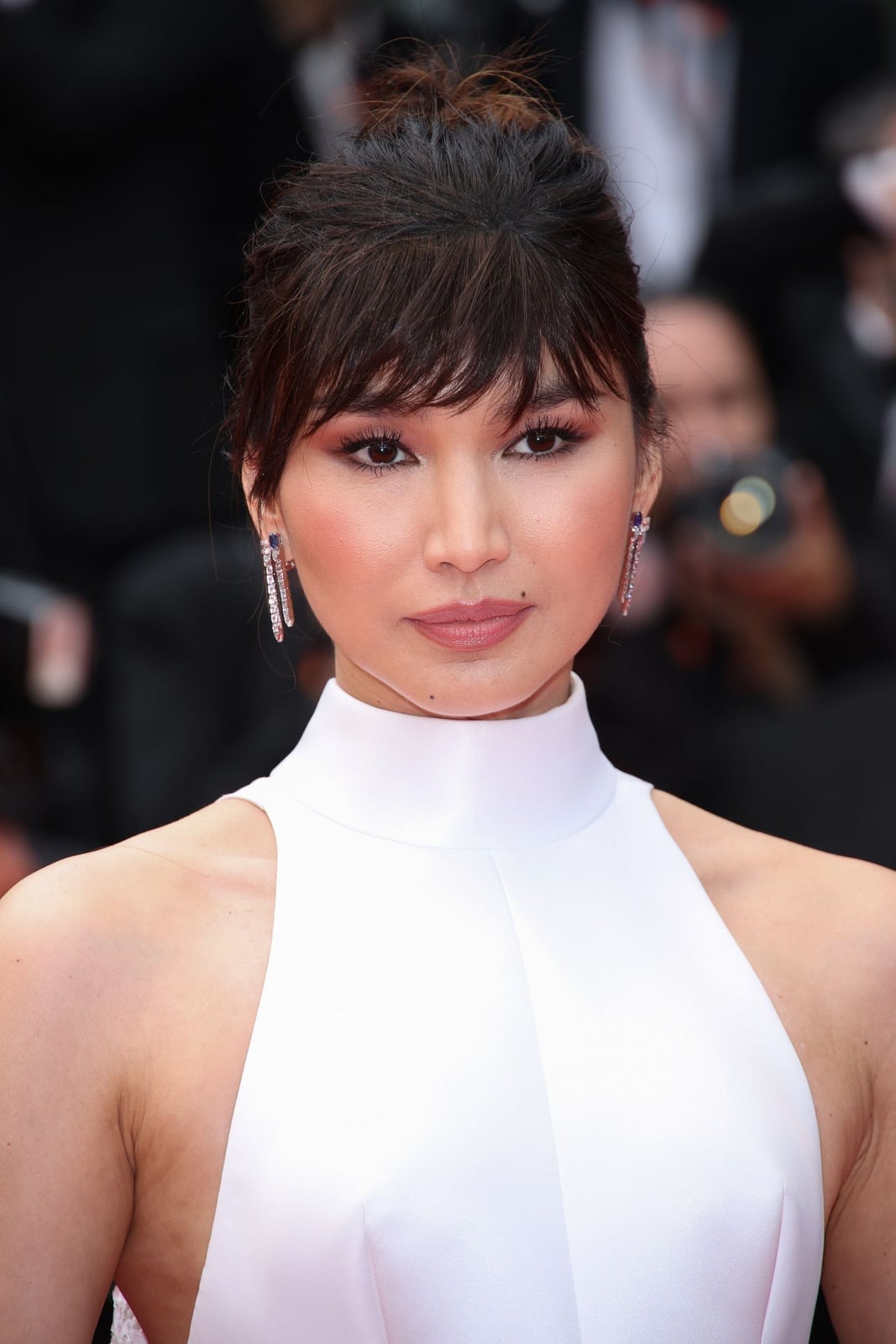Dark Brown Collarbone Cut With Curtain Bangs — Simple Hair for Round Face