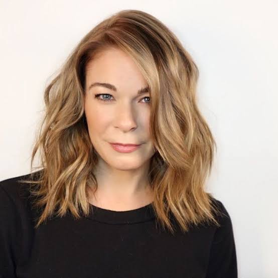Ash Blonde Collarbone Lob With Soft Layers — Simple Hair Types Chart
