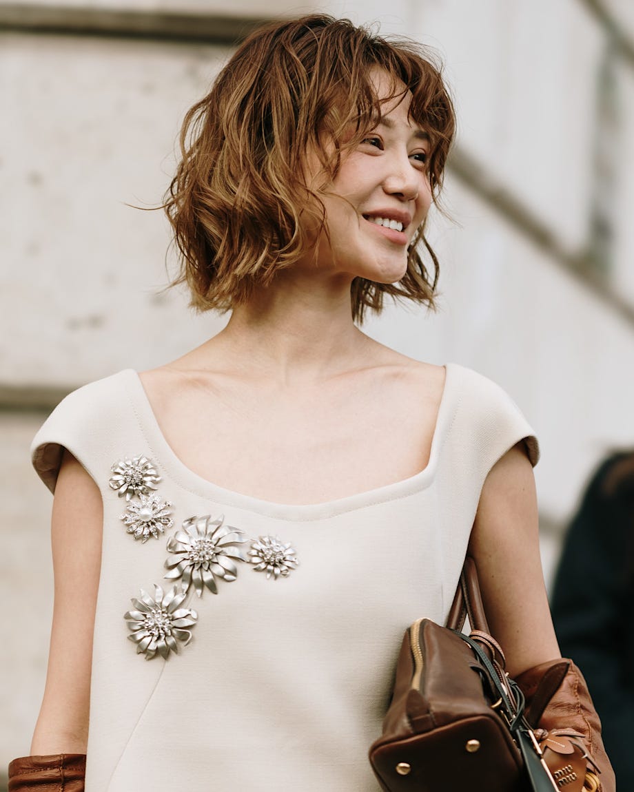 Chin Length Bob With Textured Curtain Bangs — Simple Haircuts for Wavy Hair