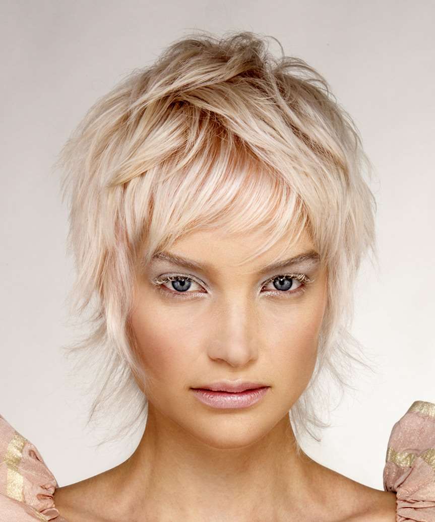 Pixie Shag With Textured Side Bangs — Simple Haircuts for Wavy Hair