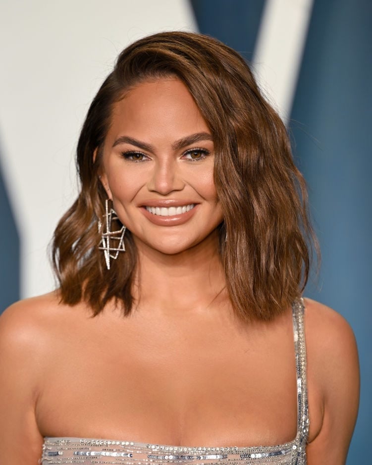 Collarbone Long Bob Wavy Side Swept Bangs — Simple Hairstyles for Round Face