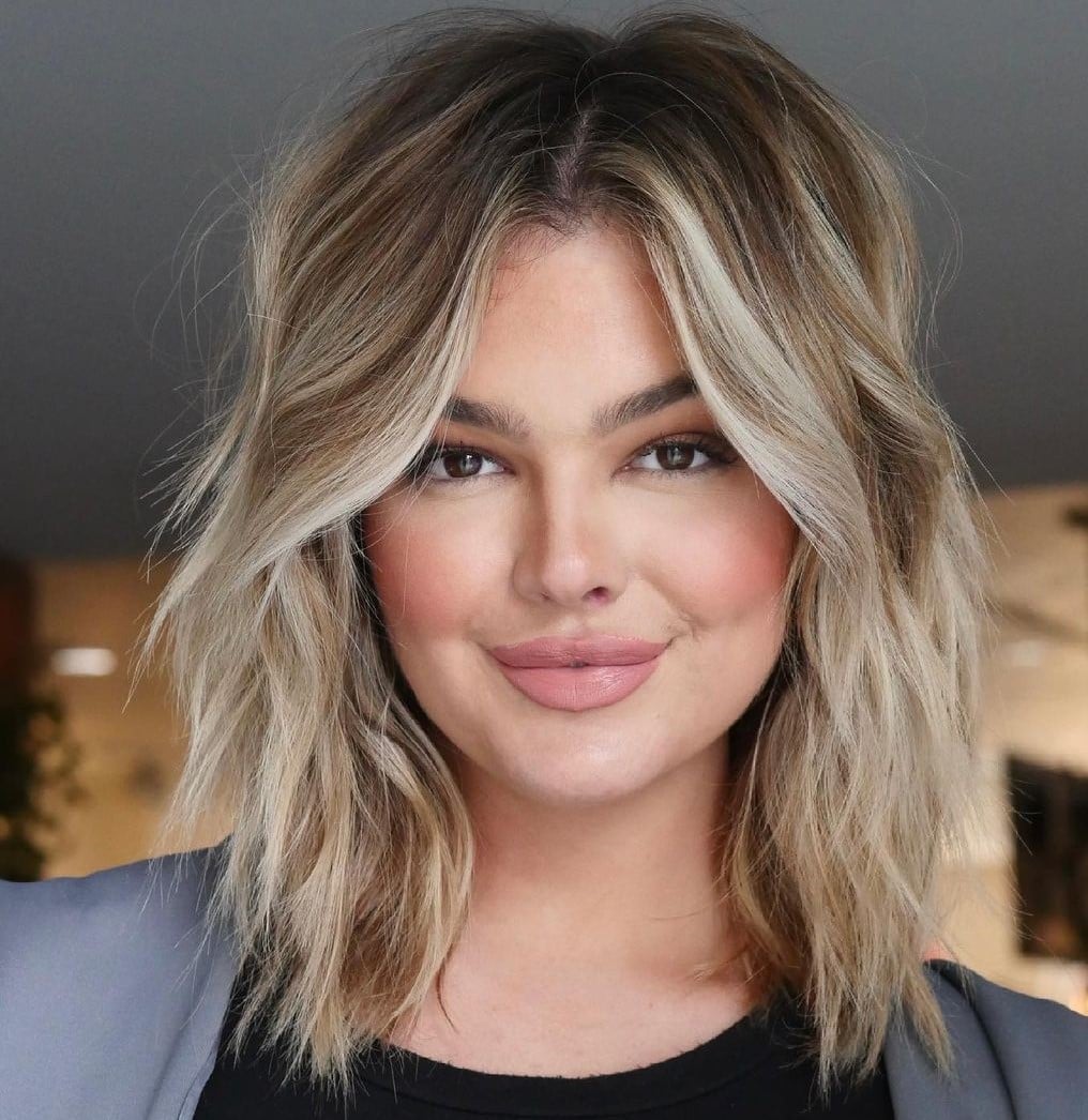 Collarbone Textured Lob Blonde Balayage — Simple Hairstyles for Round Face