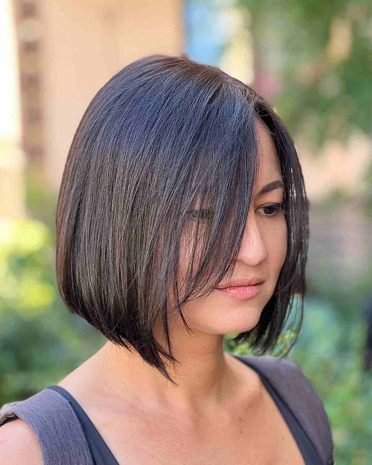 Sharp Chin Bob With Side Swept Bangs — Simple Hairstyles for Thinning Hair