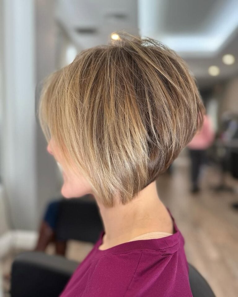 Stacked Chin Length Bob With Golden Highlights Stacked Chin Length Bob With Golden Highlights — Simple Hairstyles for Women over 50