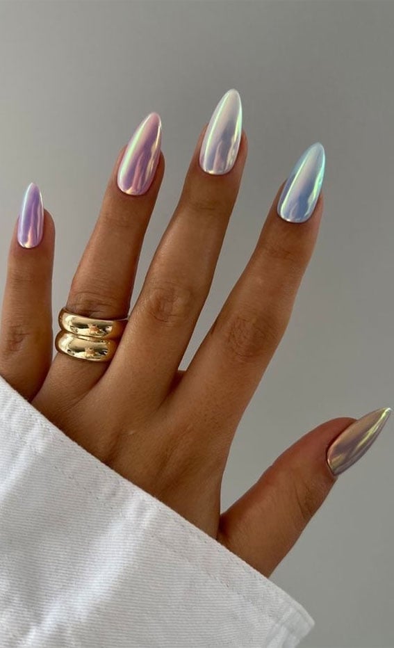 Medium Almond Iridescent Chrome Nails Medium Almond Iridescent Chrome Nails — Simple Holographic Nails