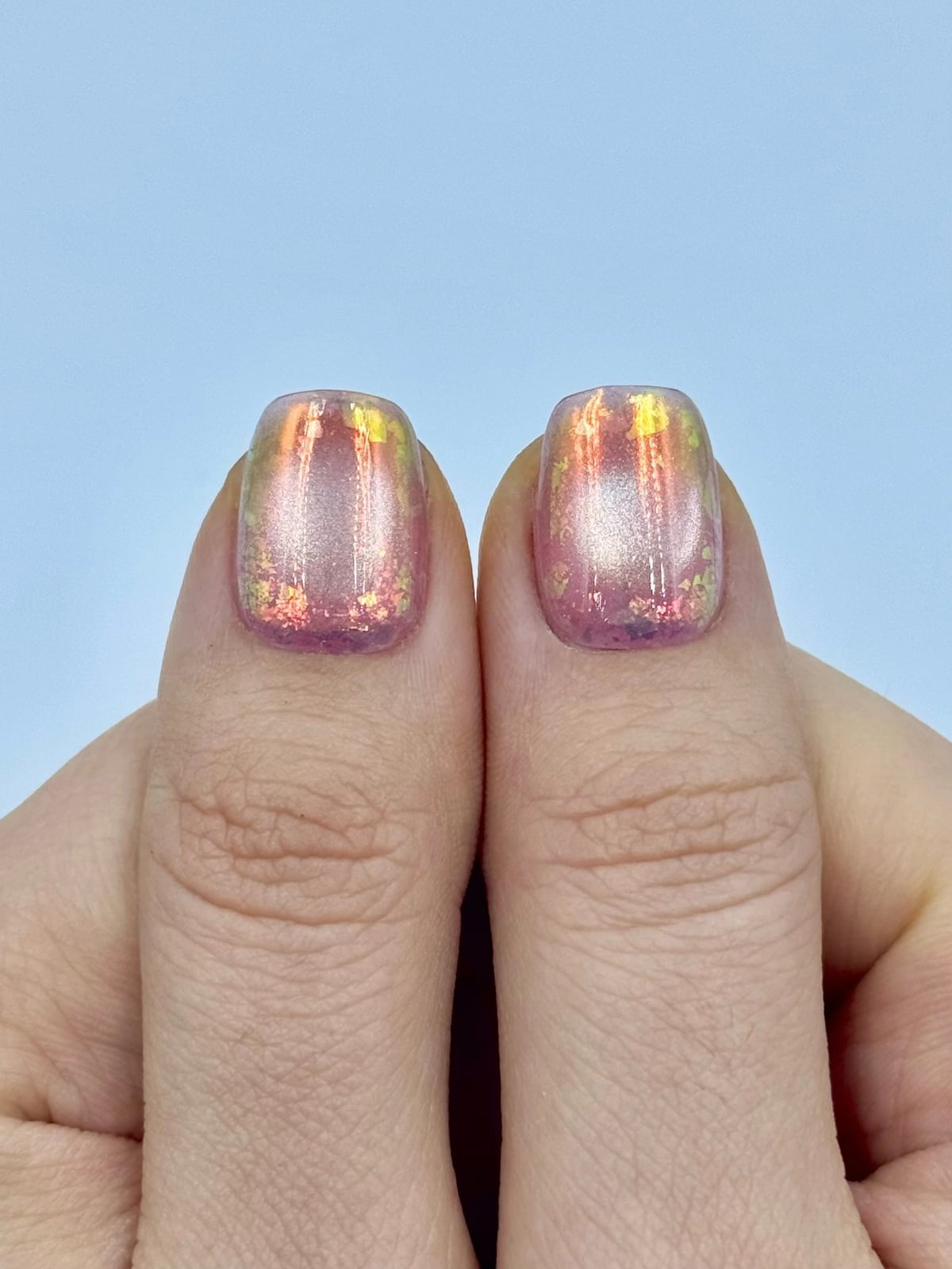 Short Square Iridescent Pearly Nails Short Square Iridescent Pearly Nails — Simple Holographic Nails