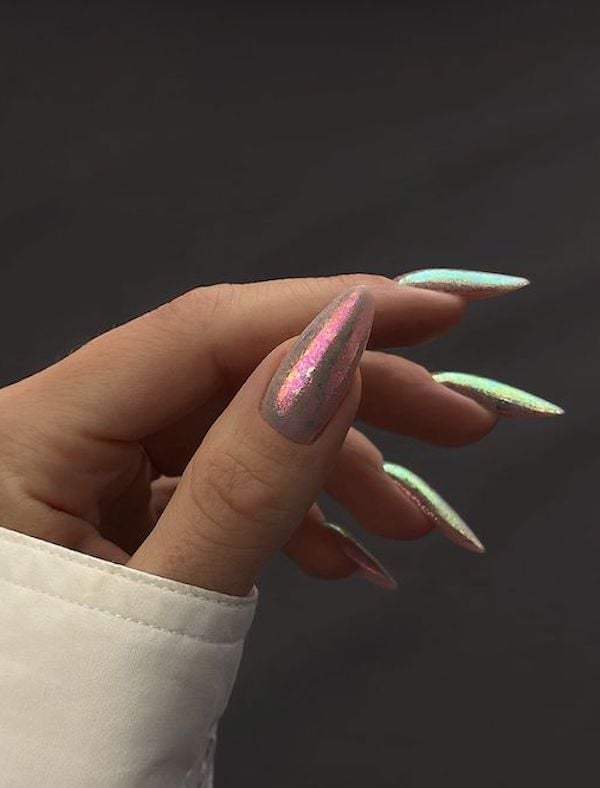 Long Stiletto Holographic Chrome Nails Long Stiletto Holographic Chrome Nails — Simple Holographic Nails