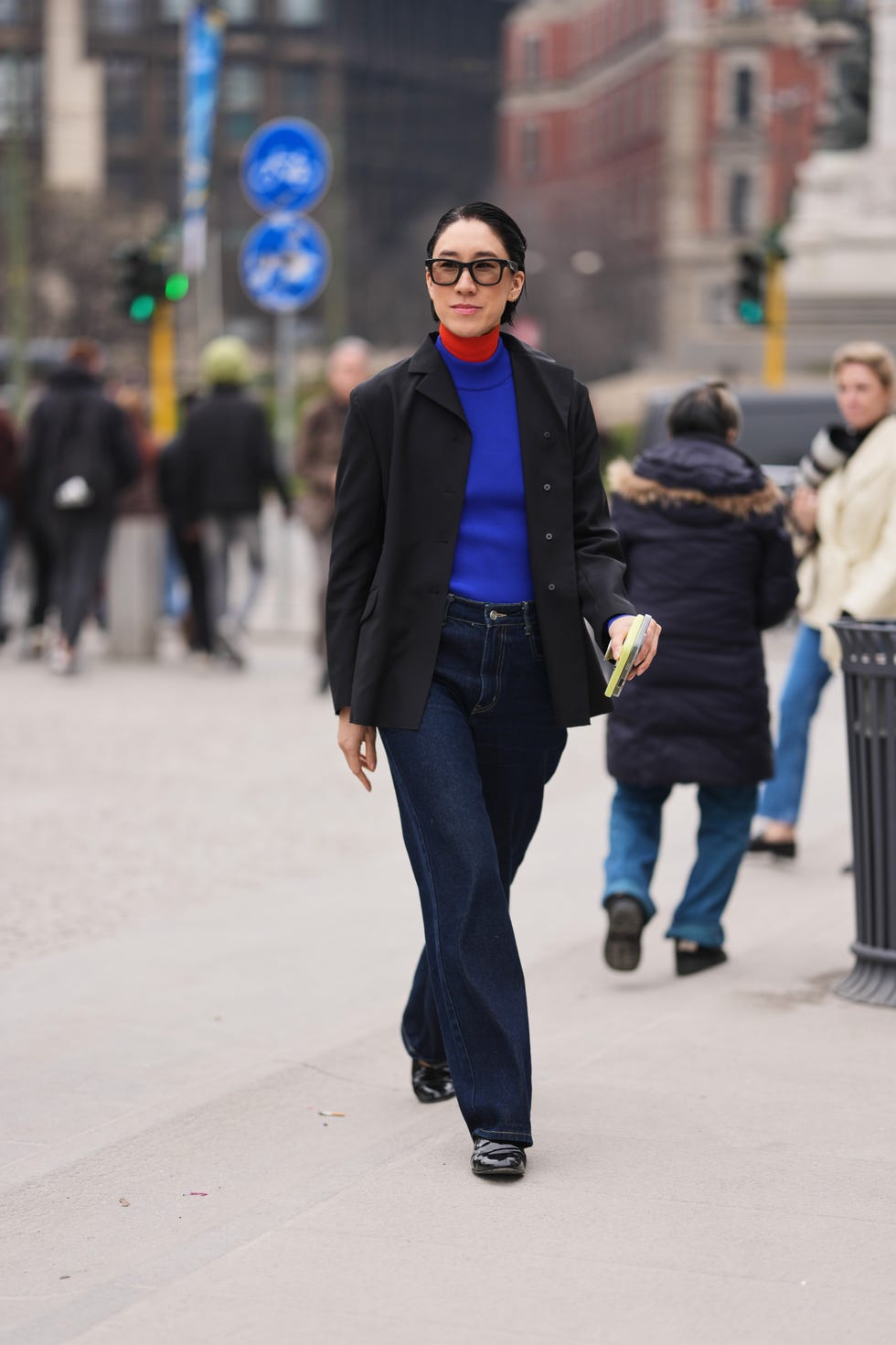 Black blazer with blue turtleneck and wide leg jeans Black blazer with blue turtleneck and wide leg jeans — Simple Italian Style
