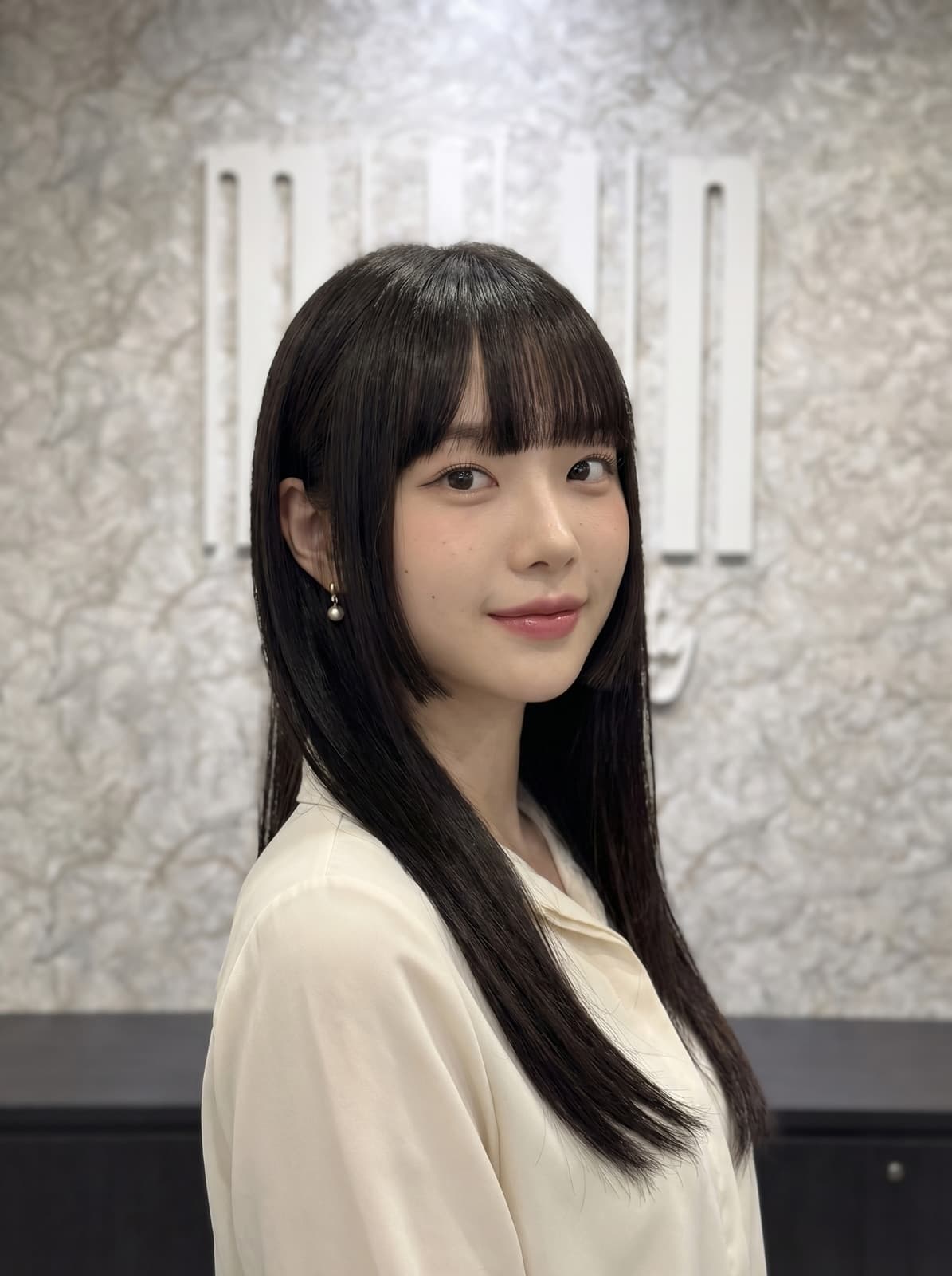 Shoulder Length Hime Cut with Blunt Bangs — Simple Japan Hairstyles