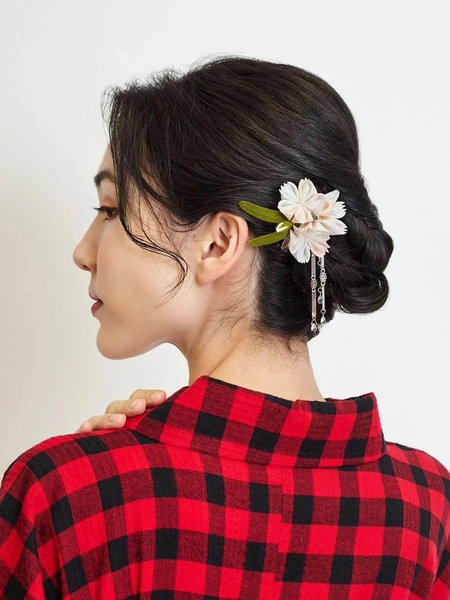 Low Bun with Kanzashi Hairpin — Simple Japanese Hairstyles