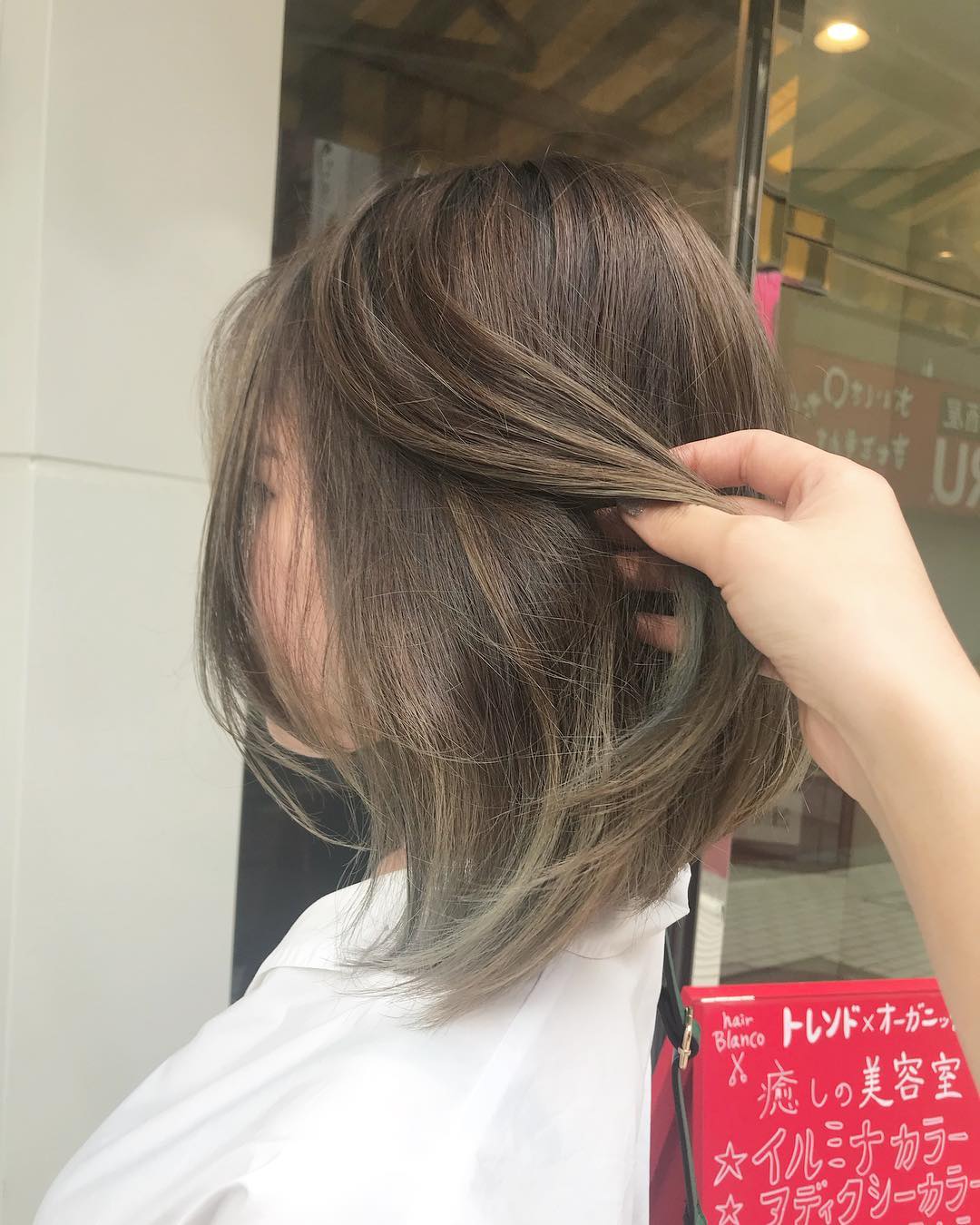 Chin Bob with Ash Blonde Highlights — Simple Japanese Hairstyles