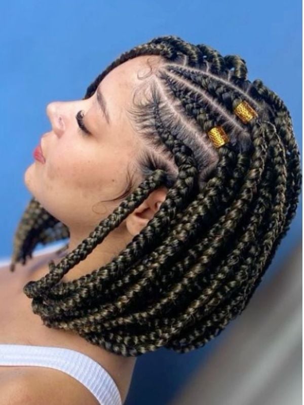 Short Dark Brown Braids With Side-Swept Bangs and Curls Short Dark Brown Braids With Side-Swept Bangs and Curls — Simple Knotless Braids