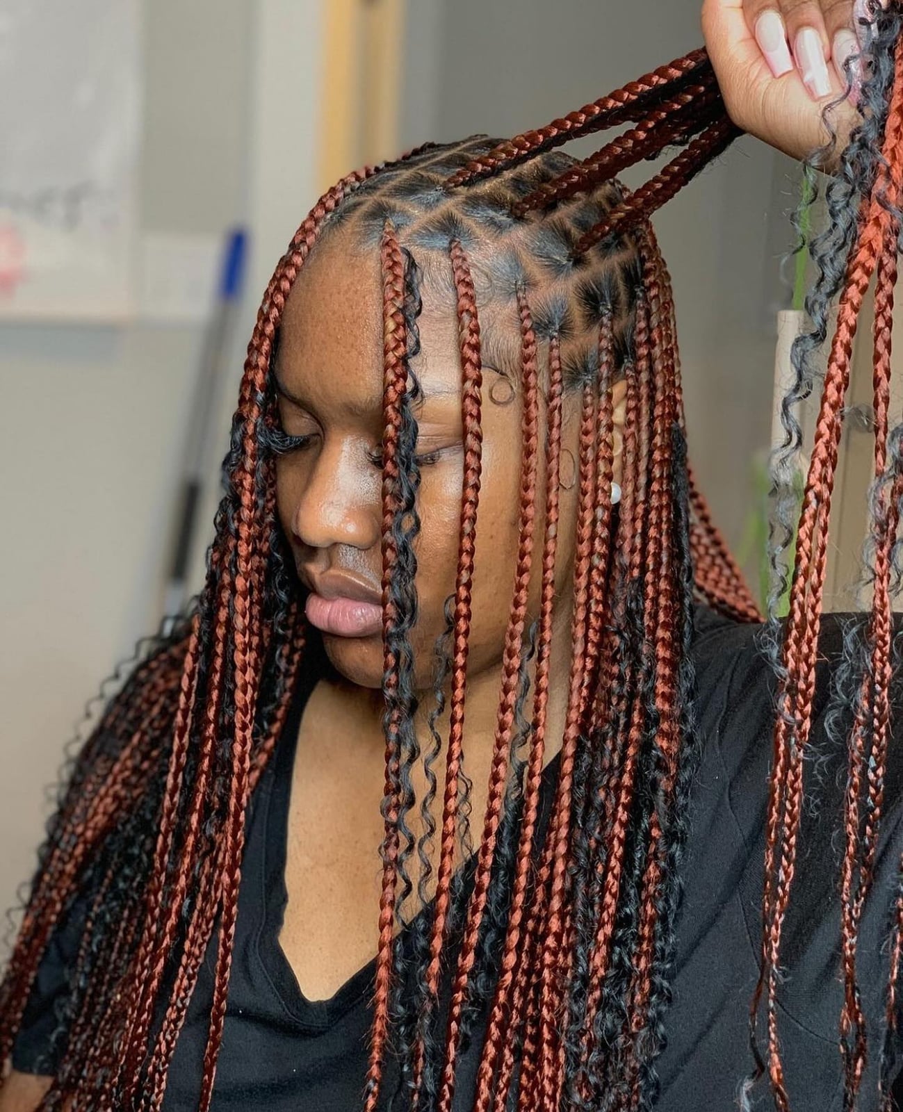Mid-Back Knotless Braids With Two-Tone Color Mid-Back Knotless Braids With Two-Tone Color — Simple Knotless Hairstyles