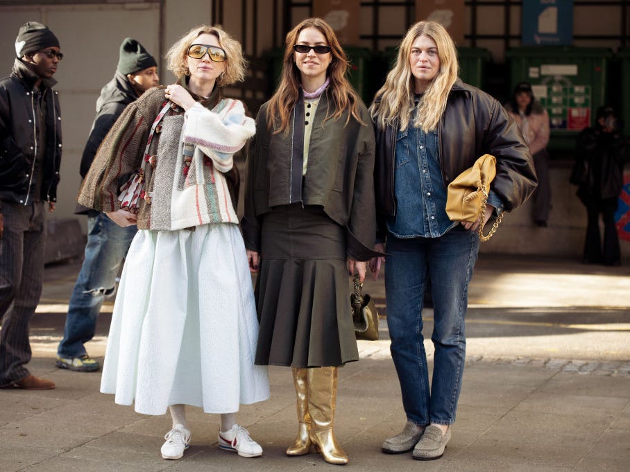 Tweed jacket over white top and full skirt with sneakers — Simple Layered Ideas