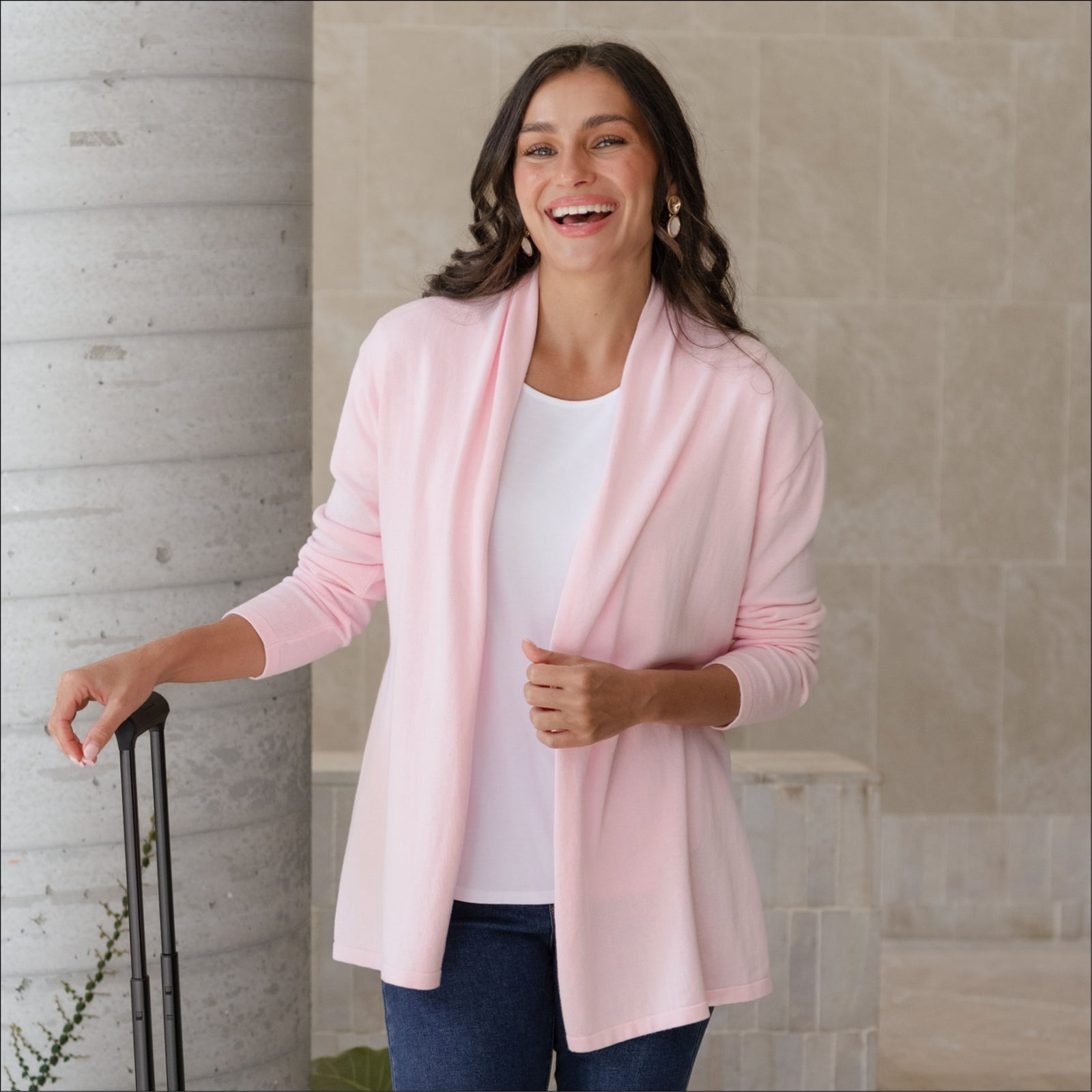 Longline cardigan over t-shirt with blue jeans — Simple Layered Ideas