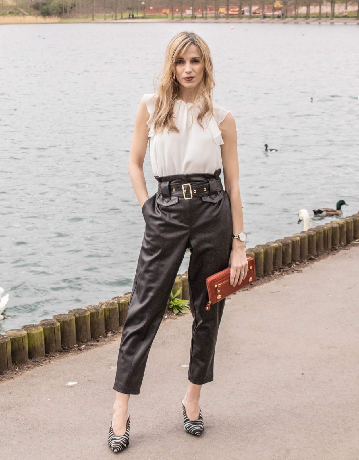 High Waisted Leather Pants With Ruffled Blouse High Waisted Leather Pants With Ruffled Blouse — Simple Leather Pants Outfits