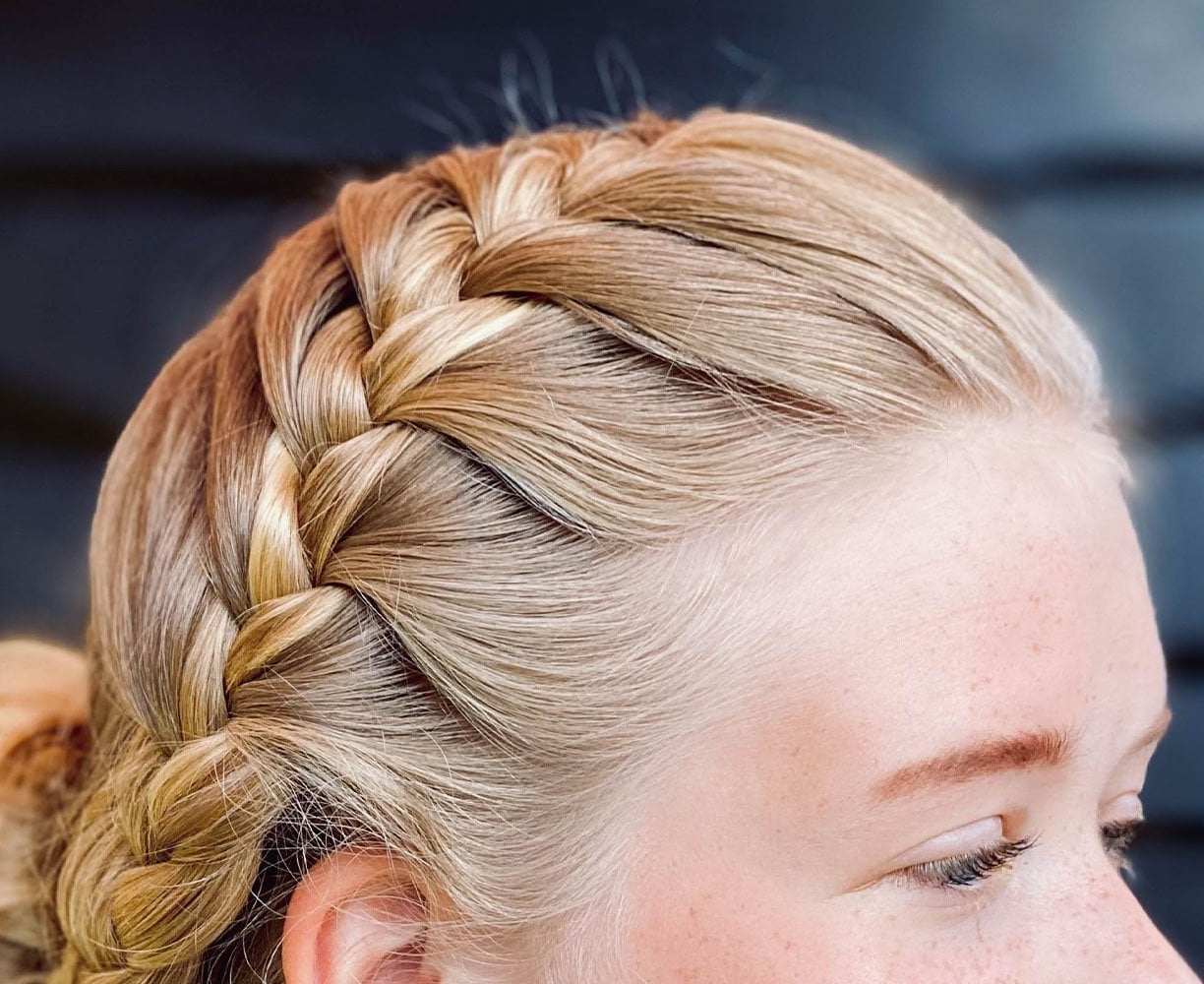Mid-Back Thin Box Braids with Loose Wavy Ends and Baby Hairs Mid-Back Thin Box Braids with Loose Wavy Ends and Baby Hairs — Simple Length Braids
