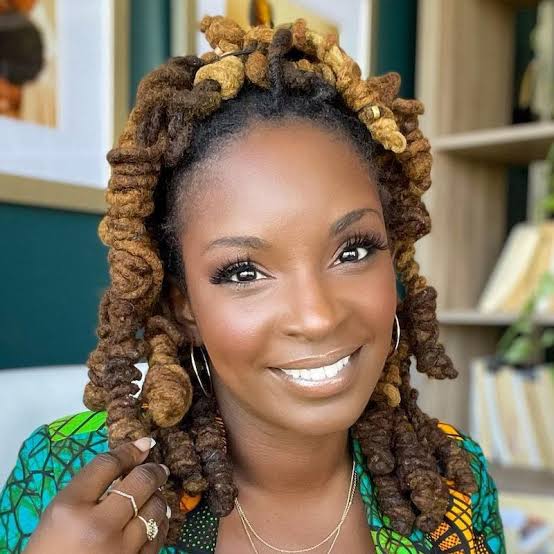 Mid-Back Dark Brown Locs With Volume Mid-Back Dark Brown Locs With Volume — Simple Length Locs