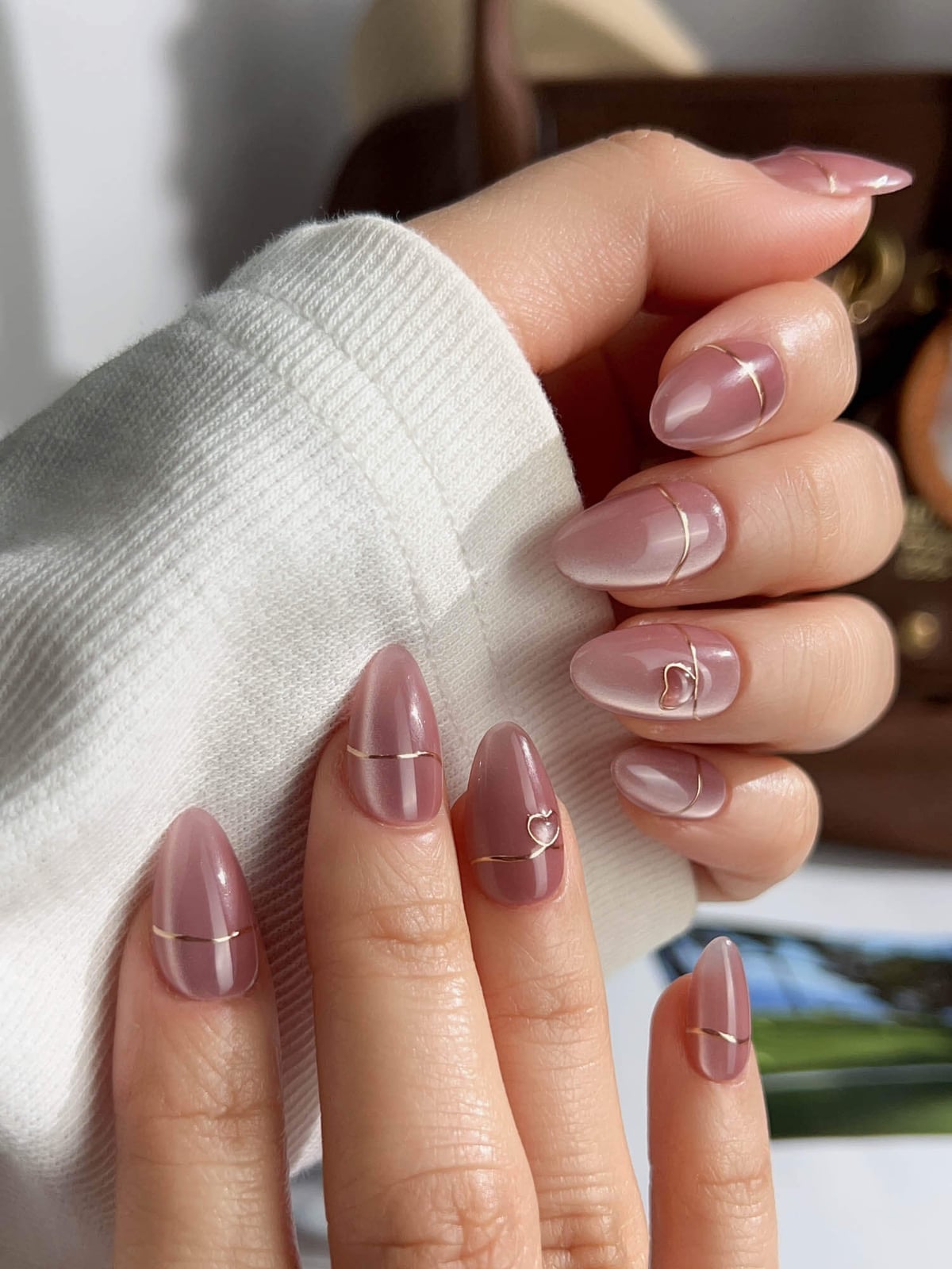 Gold Wire Heart Medium Almond Nails — Simple Looks Nail