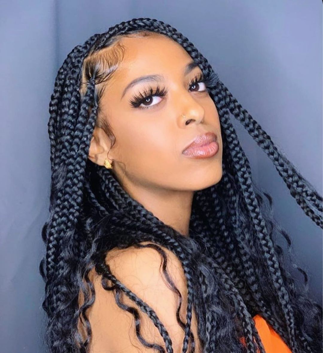 Mid-Back Black Box Braids With Side Part Curls, Close-Up Take — Simple Medium Braids