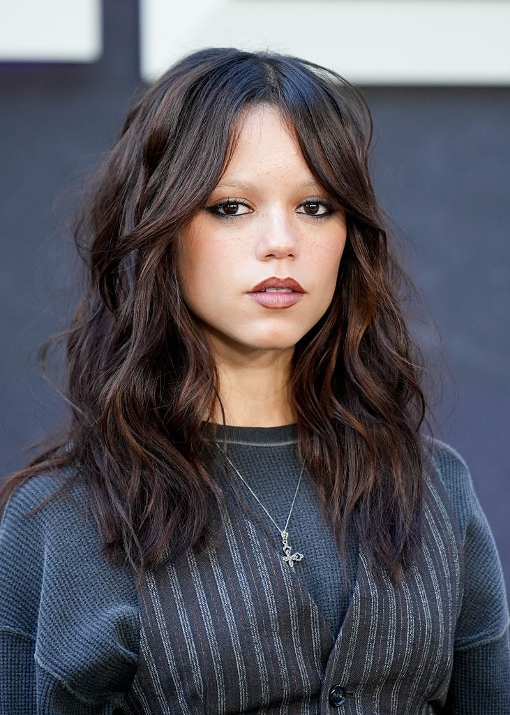 Collarbone Long Shag With Curtain Bangs Collarbone Long Shag With Curtain Bangs — Simple Mid Length Hair